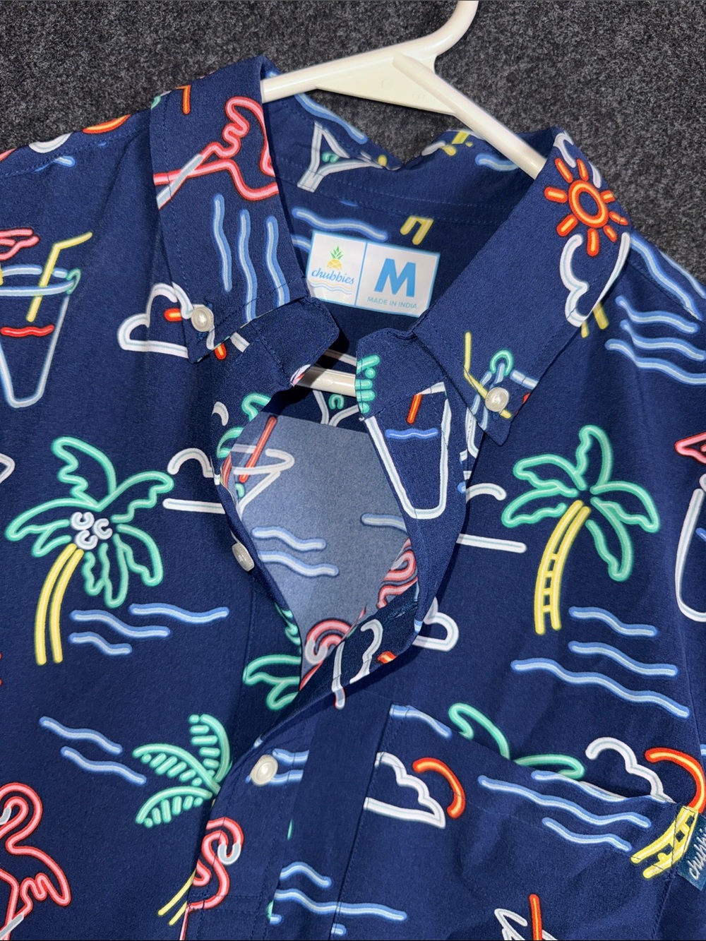 Chubbies Mens Neon Tropical Flamingo Palm Tree Button Down Shirt Navy Blue Med